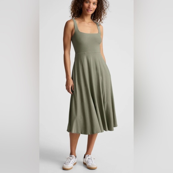 Beyond Yoga Featherweight At The Ready Square Neck Dress GreySageHeather Medium - Picture 1 of 12
